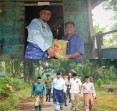 Keliling Empat Kampung, Wabup Siak Serahkan Bantuan untuk Lansia dan Disabilitas di Sungai Apit