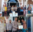 Gelar Jumat Berkah May Day, Polsek Bukitraya  bagikan Sembako kepada Warga Kelurahan Maharatu