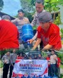 Peringati HUT Bhayangkara ke- 80, Satlantas Polres Pelalawan Bagikan Air Bersih kepada Warga SP 6