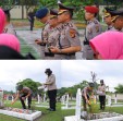 Polresta Pekanbaru Ikuti Ziarah dan Tabur Bunga di TMP Kusuma Dharma