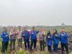 BPBD PK Riau dan  BPBD Pekanbaru Sisir Lahan Bekas Terbakar, Pastikan Tak Ada Lagi Titik Api
