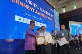 Sekdaprov Riau Raih Penghargaan Kepemimpinan Digital Terbaik 2026