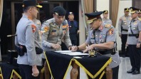 Komjen Herry Heryawan Dilantik Jadi Kabaharkam