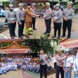 Ditlantas Polda Riau Gelar Police Goes To School dan Green Policing di SMAN 2, Ajak Pelajar jadi Pelopor Keselamatan dan Peduli Lingkungan