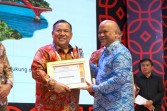 Plt Gubernur Riau Raih Penghargaan Indeks Keinsinyuran Daerah 2026