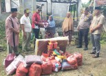 Pemkab Kampar Salurkan Bantuan kepada Korban Kebakaran Rumah di Desa Penyasawan