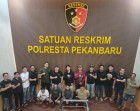 Aniaya dan Peras Korban,  Empat Debt Collector Ditangkap Tim Polda Riau bersama Satreskrim Polresta