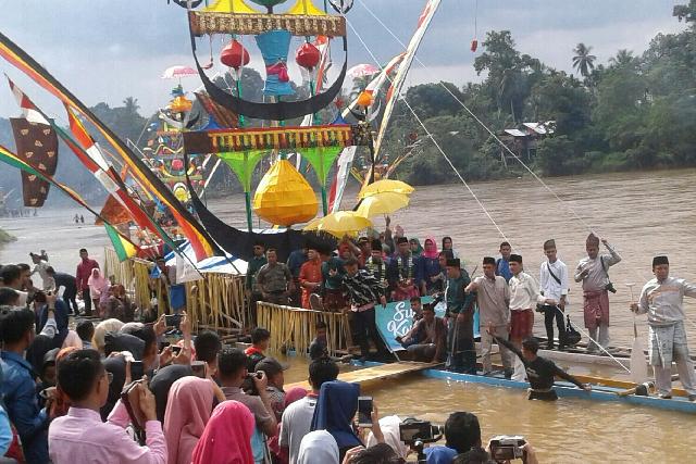 Lestarikan dan Kembangkan Budaya Tradisi Perahu Baganduang